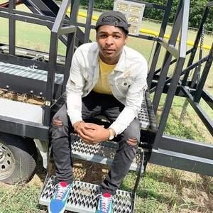 Meet your Posher, Blake